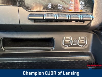 2020 RAM 1500 Big Horn Crew Cab 4x4 5'7' Box