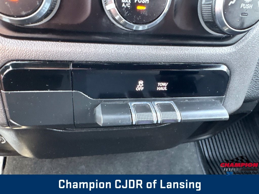 2021 RAM 1500 Big Horn Crew Cab 4x4 5'7' Box