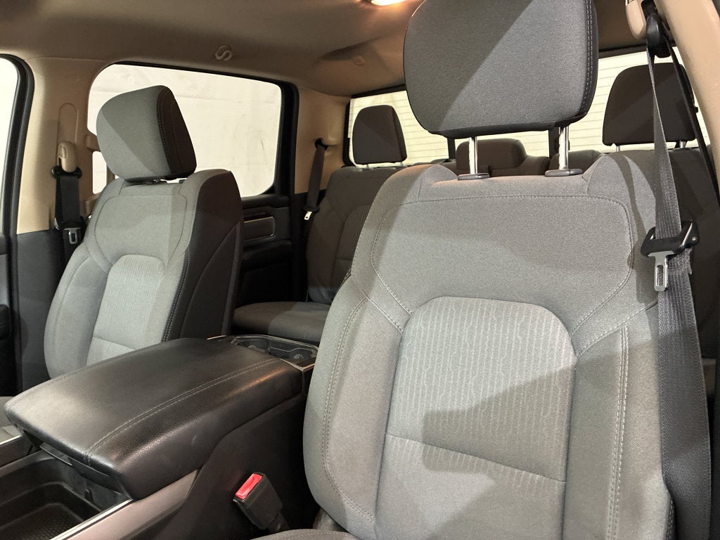 2020 RAM 1500 Big Horn Crew Cab 4x4 5'7' Box