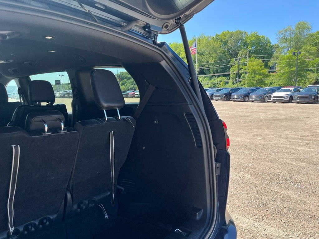 2025 Chrysler Pacifica Select