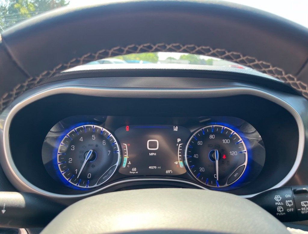 2025 Chrysler Pacifica Select