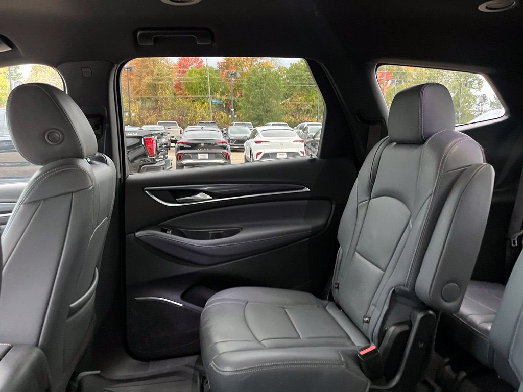 2022 Buick Enclave Essence